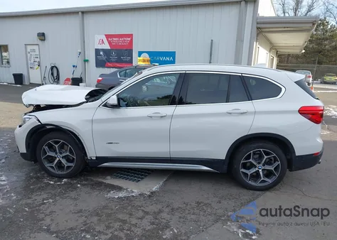 2017 BMW X1 xDrive28I из США, поврежденный, VIN WBXHT3C32H5F74525